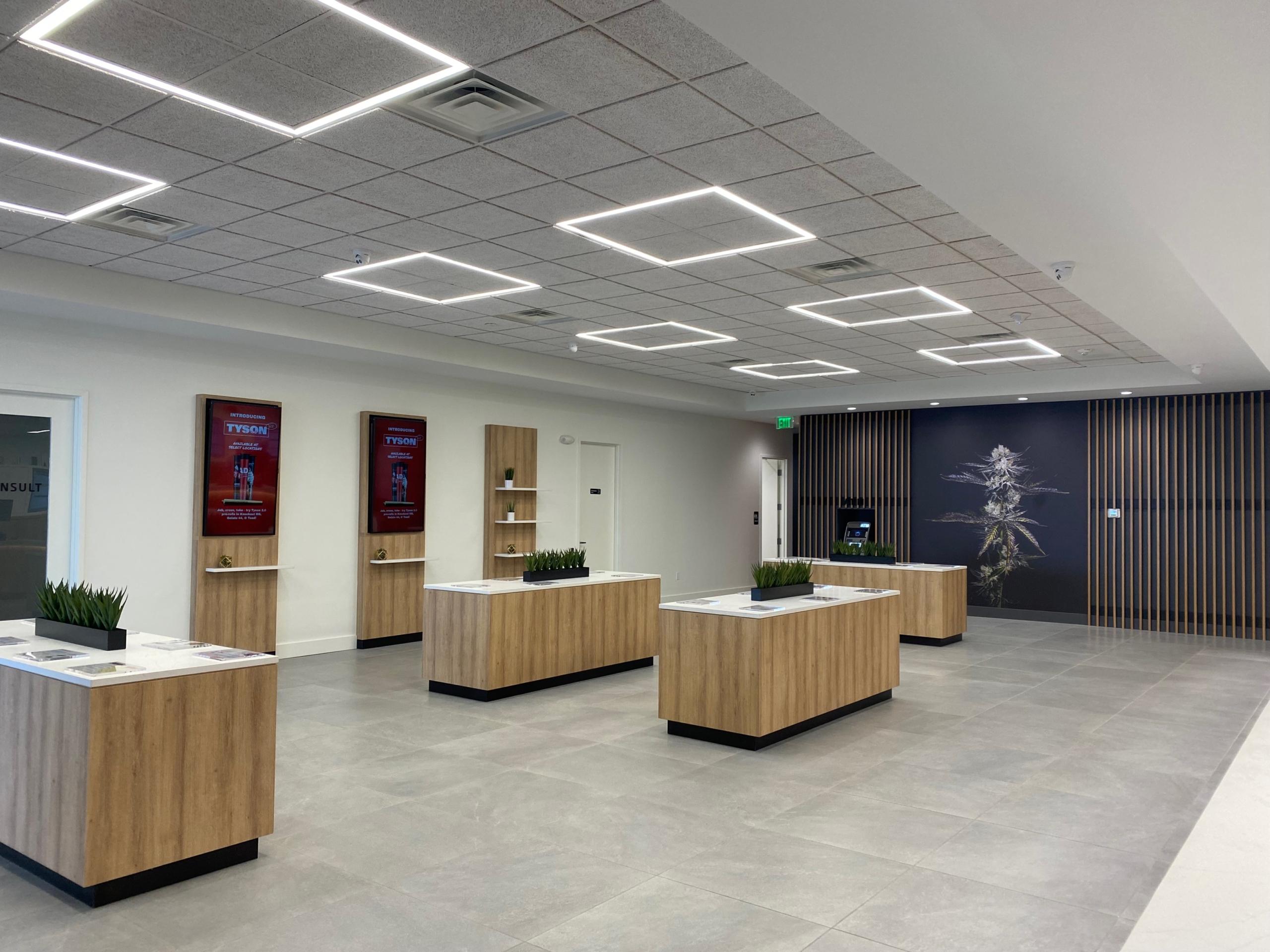 Shopping MÜV West Palm Okechobee